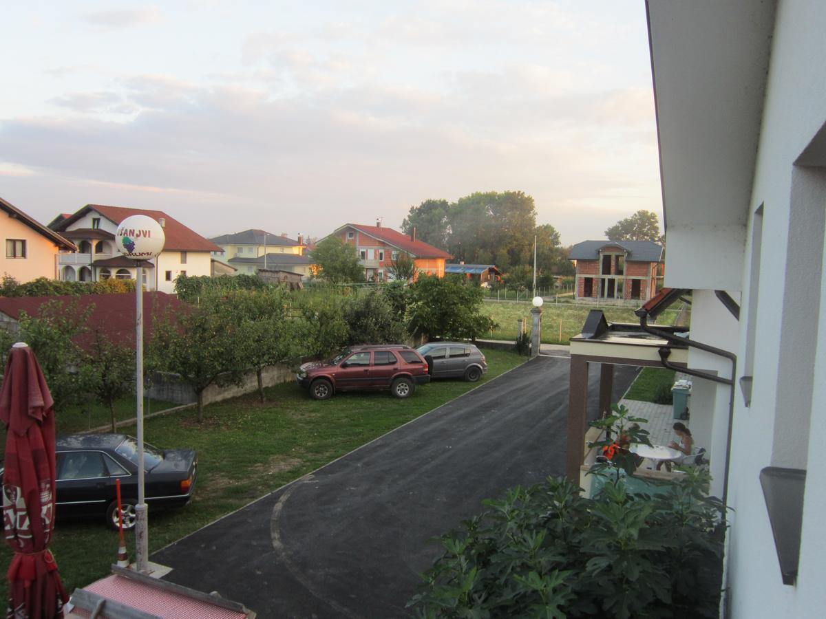 Pansion Laktasi Hostel ภายนอก รูปภาพ