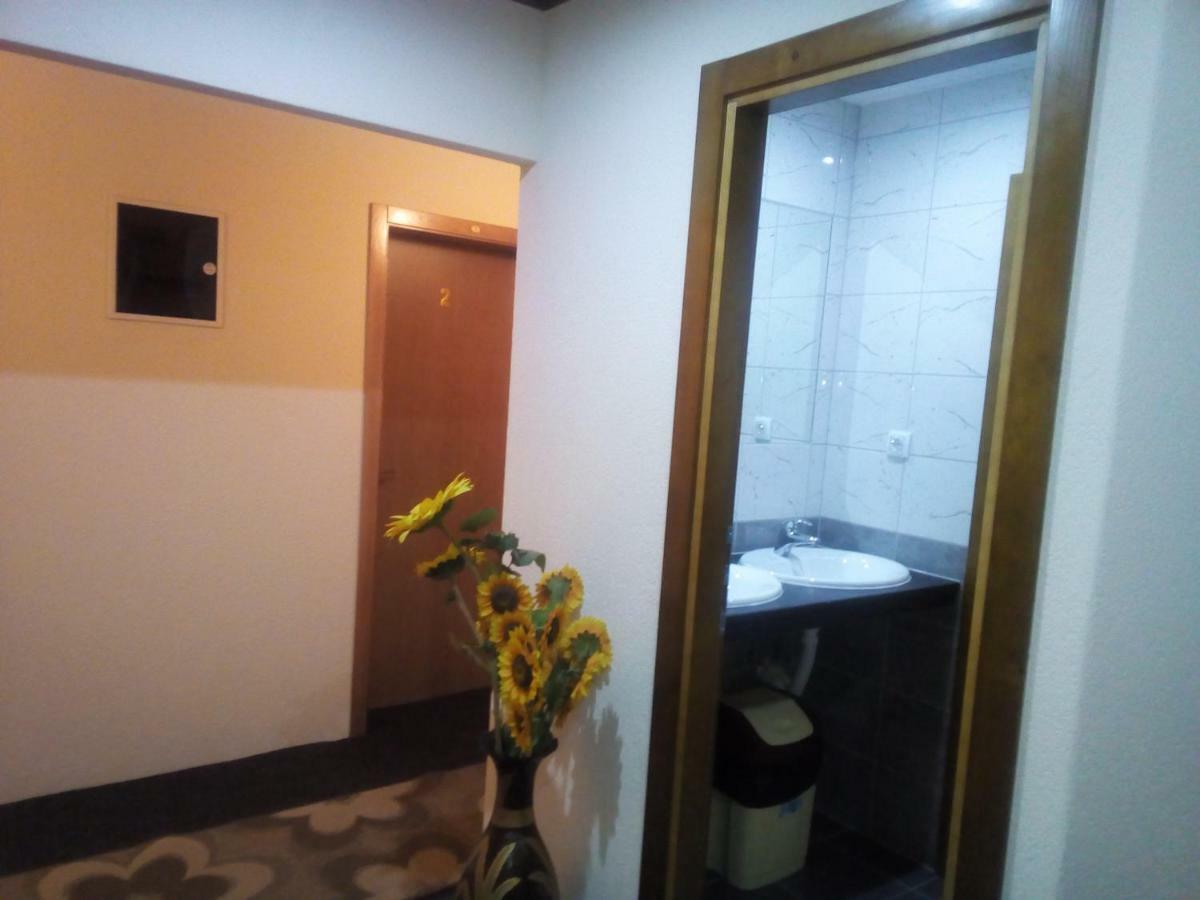Pansion Laktasi Hostel ภายนอก รูปภาพ
